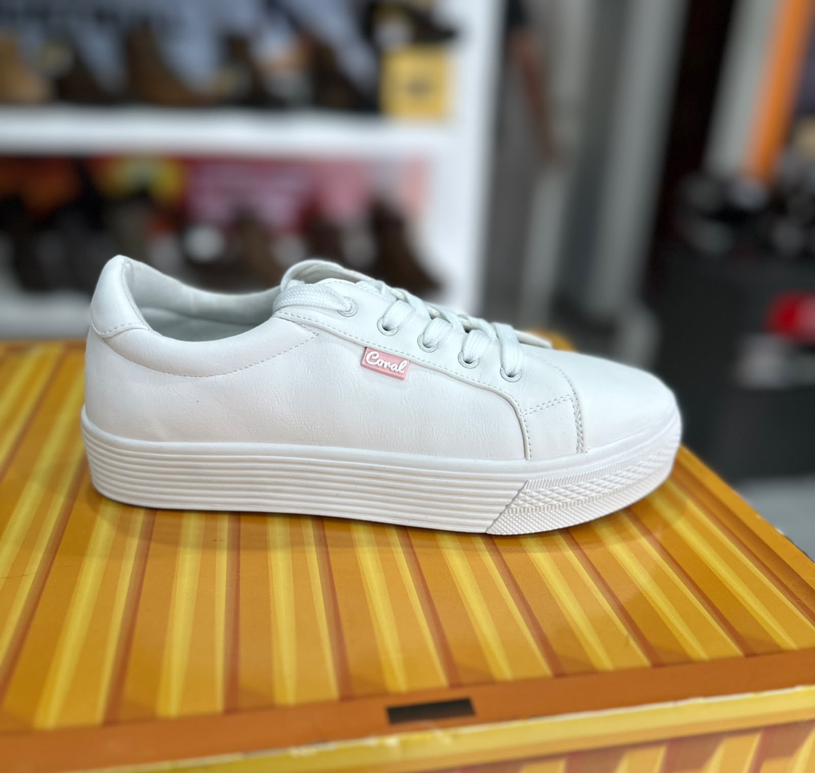 GAZELA-WHITE (TALLAS DISPONIBLES 39)
